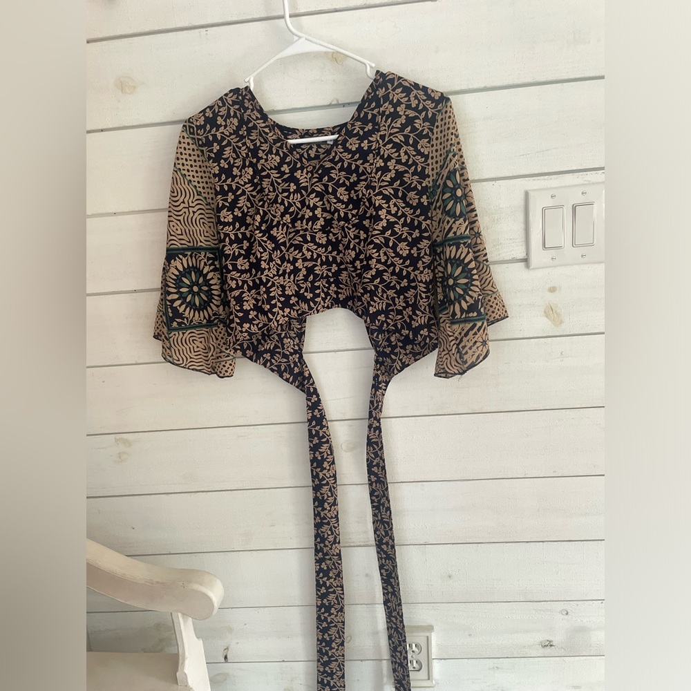 Earthbound Trading Co. women’s medium blouse cropped bell sleeve open back BOHO